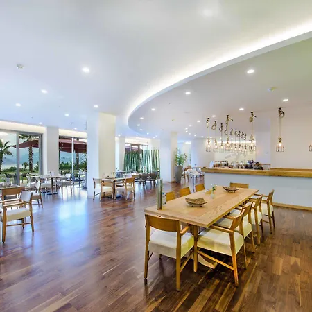 Hotel The Lifeco Well-being Detox Center And Vegan 3*